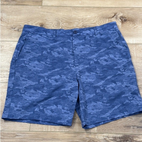 Vineyard Vines Other - Vineyard Vines Performance Golf Shorts Mens 40 Blue Camo Stretch Nylon Spandex